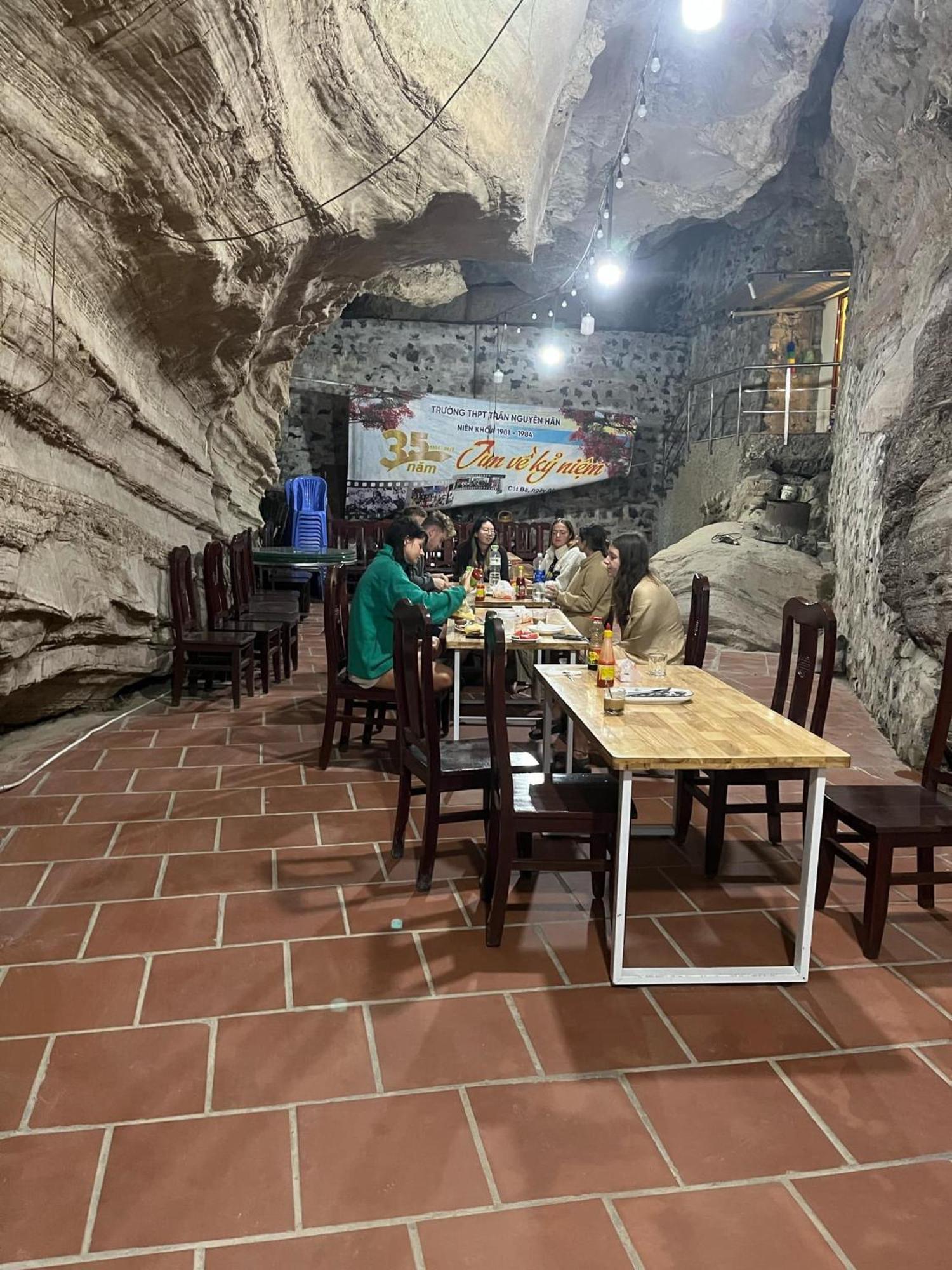 Victor Charlie Hostel Dong Khe Sau 外观 照片