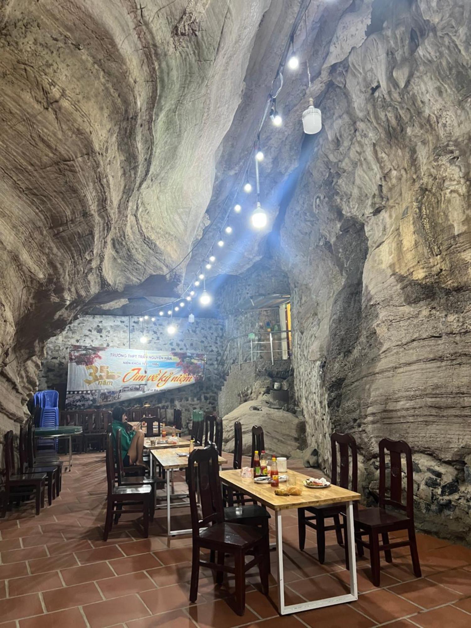 Victor Charlie Hostel Dong Khe Sau 外观 照片